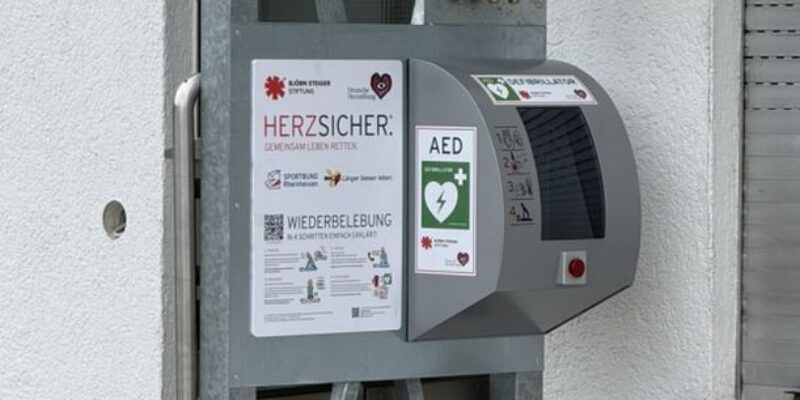 Defibrillator am Flugplatz Worms